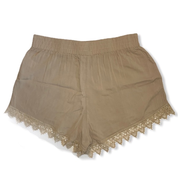 Streetwear Society Tan Crochet Trim Shorts - Picture 2 of 2
